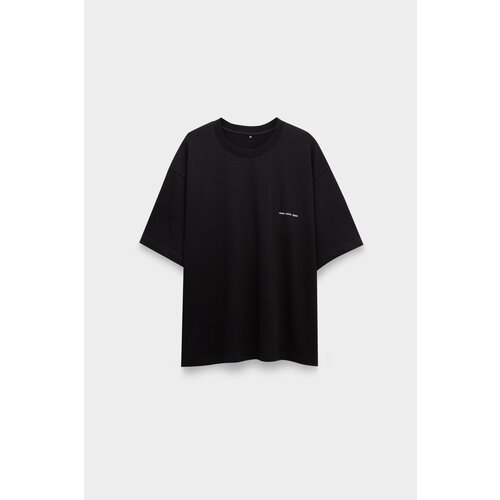 мужская футболка с круглым вырезом 001, черная